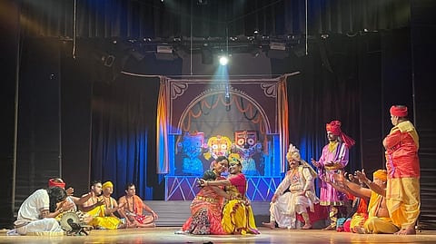 Theatre group Arohana performing.