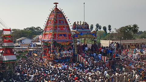 Over a thousand police personnel were deployed for security, ensuring the smooth conduct of the festival. 
