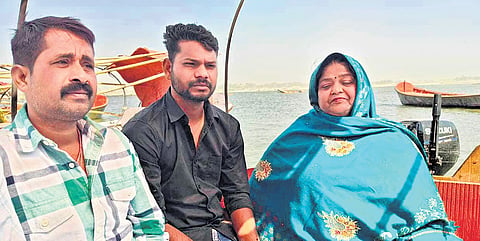 Prayagraj boatman’s family makes 
Rs 30 cr during 45-day Maha Kumbh