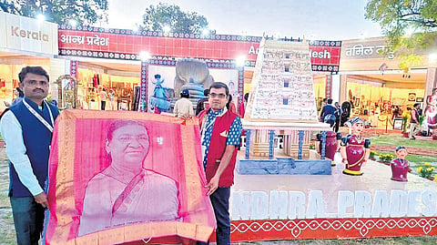 J Nagaraju's work where he weaved a portrait of President Droupadi Murmu on a silk fabric.