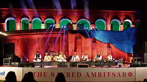 Anwar Khan Manganiyar with his troupe