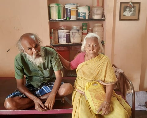 An 80 year old poverty stricken woman from Madurai city is struggling for justice in a case related to the cheating of three sovereigns of the gold chain by conmen for the past five years.