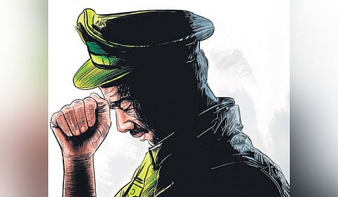 SI Kaliyaperumal was transferred to the Vattathikottai police station while SI Arivazhagan was shifted to the Vallam police station.