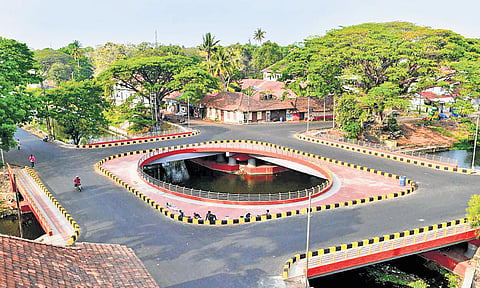 Will fade into memory as the construction of new Nalpalam nears completion; vehicles have already started plying on the bridge 