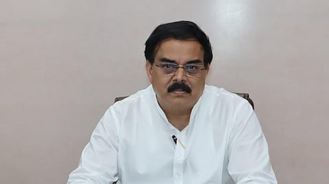 Minister for Food, Civil Supplies, and Consumer Affairs Nadendla Manohar addressing a press meet in tenali on Saturday.