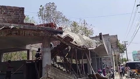 The beneficiaries urged the district administration to conduct immediate inspections at the construction site and ensure quality standards in all houses being built under the scheme.