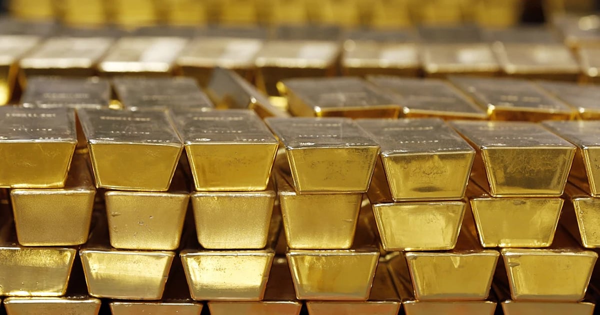 International gold prices fall over 1% as US inflation, oil prices lift rate-hike bets