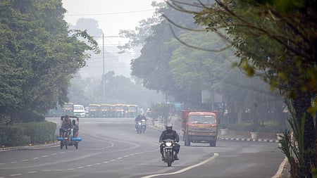 The Air Quality Early Warning System has predicted that Delhi’s air will remain in the ‘very poor’ range for the next few days, with mist and haze likely at night.