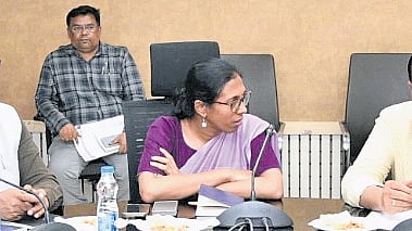 CRDA Commissioner K. Kannababu and Guntur District Collector S. Nagalakshmi chaired a coordination meeting on CRDA construction activities.