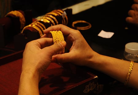Towards the weekend, gold prices climbed in several city markets above Rs 1.57 lakh per 10 grams.