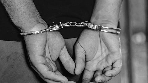Handcuff