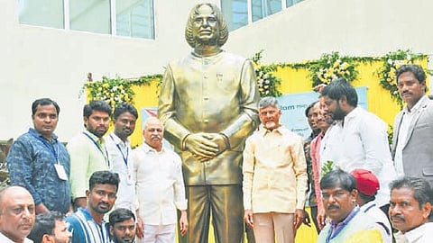 Chief Minister Nara Chandrababu Naidu unveiled a model of Dr Abdul Kalam’s statue by the Vibrants of Kalam at the Secretariat on Tuesday 