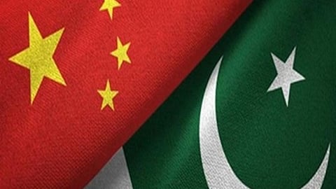 Chinese checkers in a failed state of false leaders