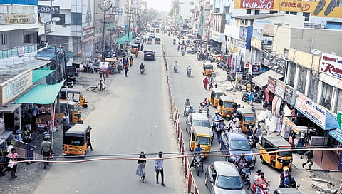 The 6.8-km highway stretch frequently witnesses traffic snarls 