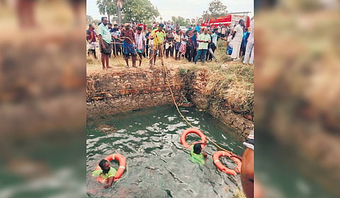 The  van driver lost control and the vehicle plunged into the 55-foot-deep roadside well at Meerankulam near Sathankulam.
