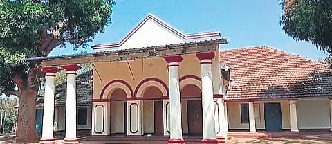 Courtallam palace