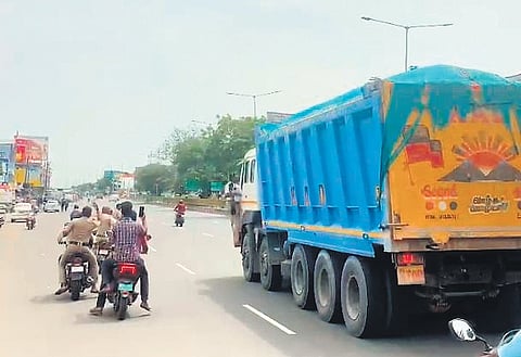 The screengrab of the high-speed chase on GST Road 