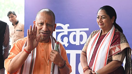 Uttar Pradesh Chief Minister Yogi Adityanath with Delhi Chief Minister Rekha Gupta. 