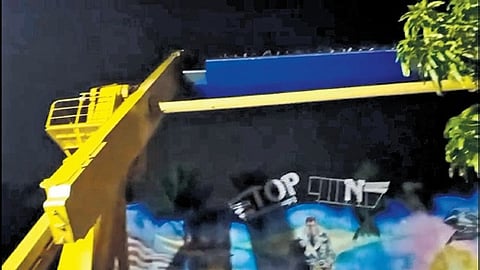 The amusement ride that stopped midway 