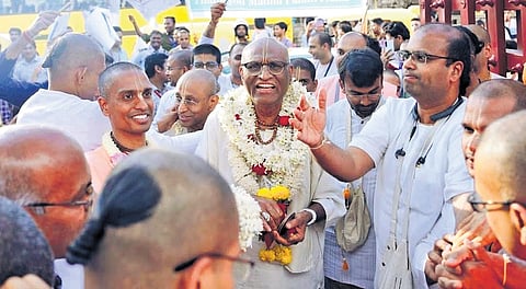 Madhu Pandit Dasa (with garland) along with
other members of ISKCON Bangalore 