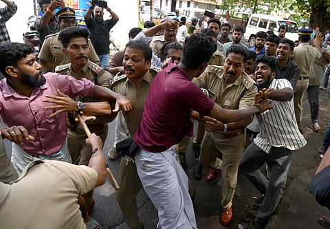 Protesting the incident of SFI workers attacking the Yuva Morcha workers, BJP members burnt the effigy of Minister Sivankutty at the spot. 