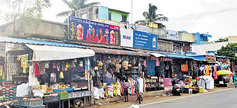 The officials have granted the shopkeepers another week to remove their 
structures 