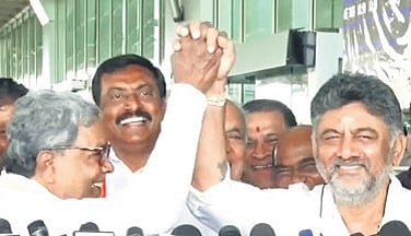 Displaying a rare moment of bonhomie, Chief Minister Siddaramaiah and 
DCM DK Shivakumar came together to present a united front in Mysuru on Monday.