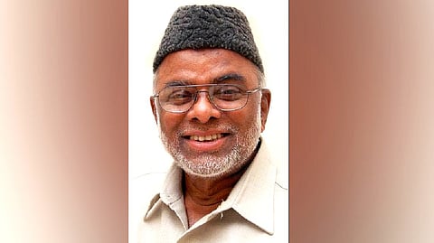 Mohideen, during his student days, was inspired by the late leader Quaid-e-Millath Muhammed Ismail, and joined the Indian Union Muslim League organisation.