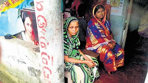 The victim had visited her home on July 5, on the occasion of Bahuda Yatra. Her aunt, Sashmita, recalled that she seemed stressed during the visit. 