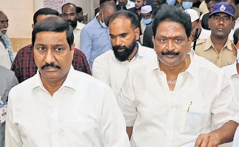 R&B Minister Janardhan Reddy visited the injured victims in Annamayya district 