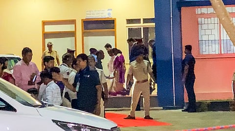 President Droupadi Murmu visited the burn unit at AlIMS Bhubaneswar to meet the student who is struggling for life after setting herself ablaze over an alleged incident of sexual harassment in Bhubaneswar on Monday evening. 