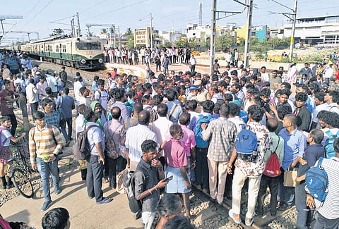 The passengers staging protesting at Wimco Nagar | Express
