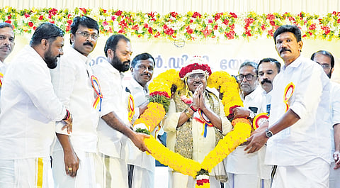 SNDP general secretary Vellappally Natesan, who arrived in Kottayam to inaugurate the Yogam branch leadership meeting, being welcomed by community members