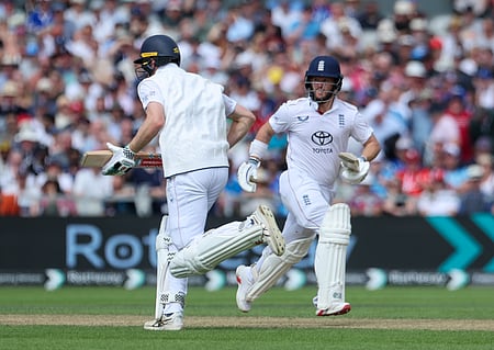 4th Test: Duckett and Crawley fifties help England claim control after Stokes’ five-for (ld)