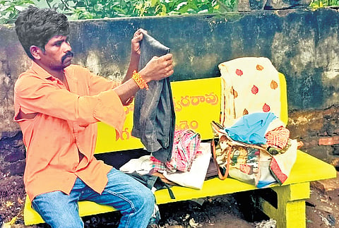 Lanka Kondayya, a Gandhian in action, has transformed his home on Azad Road into the soul of the Mahatma Gandhi Free Old Clothes Centre, also known as the ‘Gandhiji Bank’.