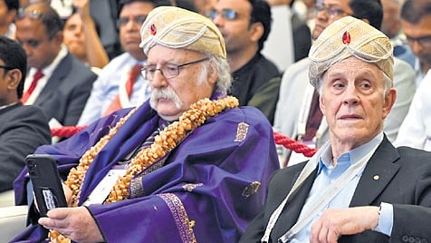 Nobel laureates Prof Duncan Haldane (left) and 
Prof David Gross during the inauguration of the Quantum India Bengaluru Summit.