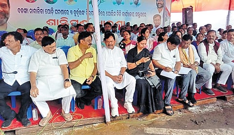 Led by Pradesh Congress Committee (PCC) president Bhakta Charan Das, party leaders and activists took out a rally from Mata Matha and held a protest meeting in front of the DGP’s office. 