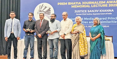 Khanna cautioned against the dangers of “toxic news” and urged the media to maintain respectful language, balanced perspectives, and a healthy “traffic of ideas” to keep democratic discourse vibrant.