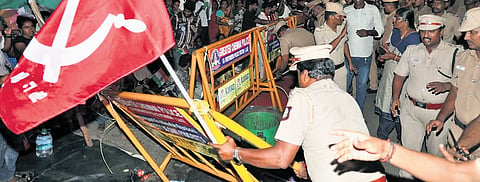 The protesters would be detained temporarily at community halls across the city, police sources said. During police action, some woman workers had fainted, while others sustained injuries.