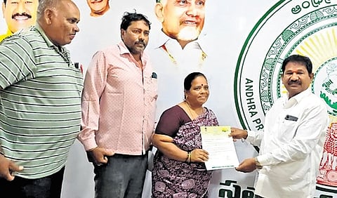 Andhra Pradesh Minister Dola distributes Rs 60.7 lakh CMRF cheques to 121 beneficiaries