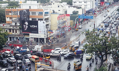 The new traffic diversion at Eldams Road and Thyagaraya Road along Anna Salai led to traffic congestion on Monday morning 