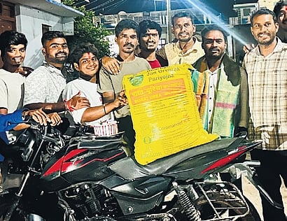 As soon as the office opened, the waiting farmers were greeted with a “No Stock” board, prompting them to stage a protest in front of the office demanding adequate supply of urea.