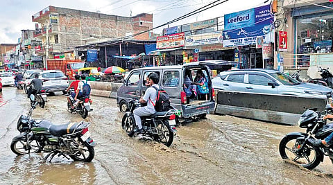 Aya Nagar, located along the Mehrauli–Gurugram Road on Delhi’s southern edge, has long been prone to flooding during the monsoon. 