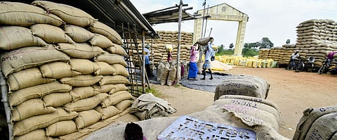 Several farmers had already packed their produce into gunny bags, but procurement remained stalled for the last two days due to Amavasya and Sunday holidays.