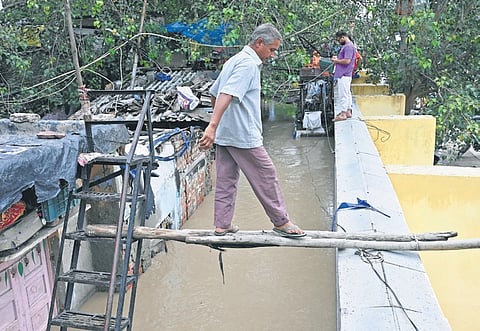 Across the Yamuna Khadar, families displaced are living in relief camps. 