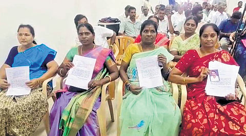 AIADMK functionaries in Gobichettipalayam and Nambiyur resigned from party posts on Sunday in solidarity with MLA KA Sengottaiyan 