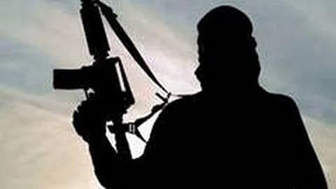 The encounter broke out early in the morning at Burjuwa Hill in Goilkera police station area.