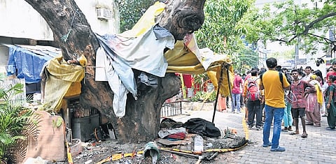 The tea stall after it was rammed by a PCR van. One constable was arrested and an ASI placed under suspension 
