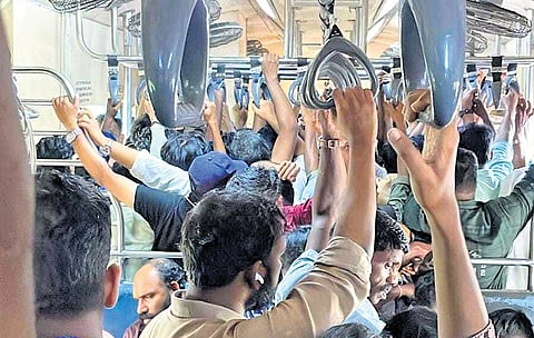 A packed MEMU train
