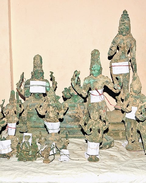 The unearthed idols at Nathamedu near Thottiyam in Tiruchy district.